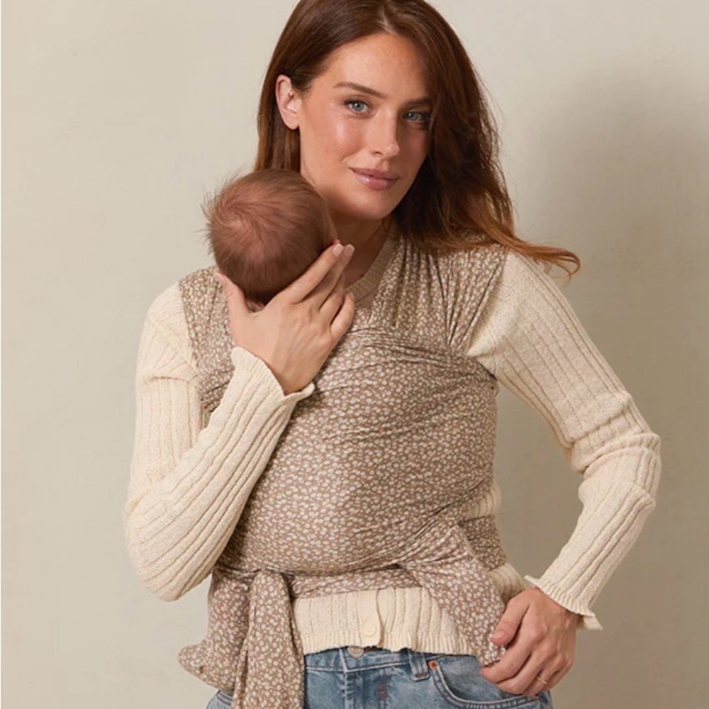 Solly Baby Floral Carrier in Brown and Cream